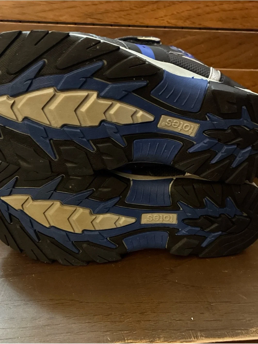 Totes Black/Blue Boys Kids Winter Snow Boots Size 6 Hook Loop Closures Insulated